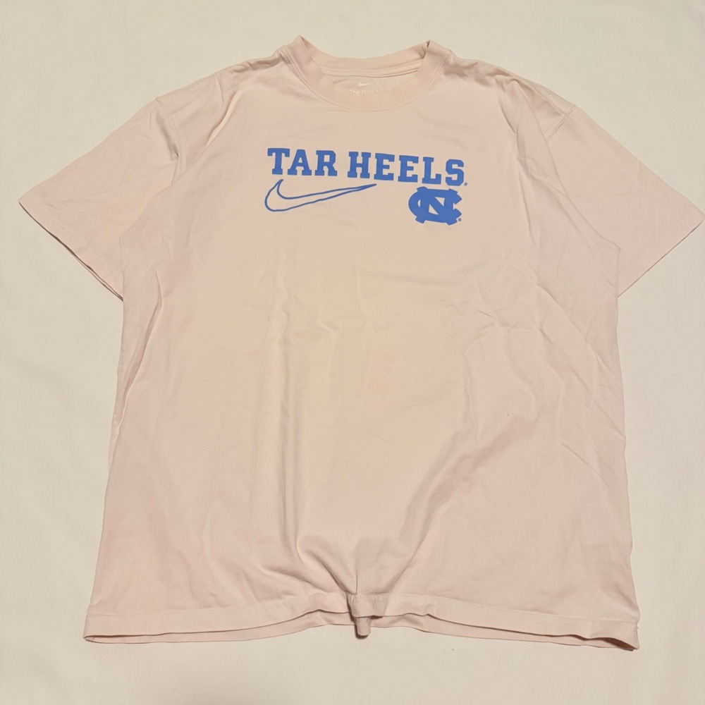 Nike T-Shirt Men Medium Light Pink UNC Tar Heels Graphic Loose Fit Tee